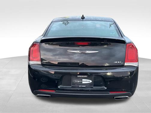2017 Chrysler 300 S