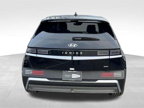 2025 Hyundai IONIQ 5 SE