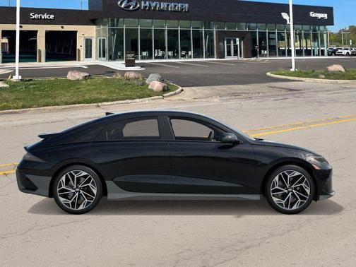 2025 Hyundai IONIQ 6 SEL