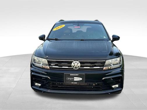 Deep Black Pearl Effect 2021 Volkswagen Tiguan 2.0T SE R-Line Black