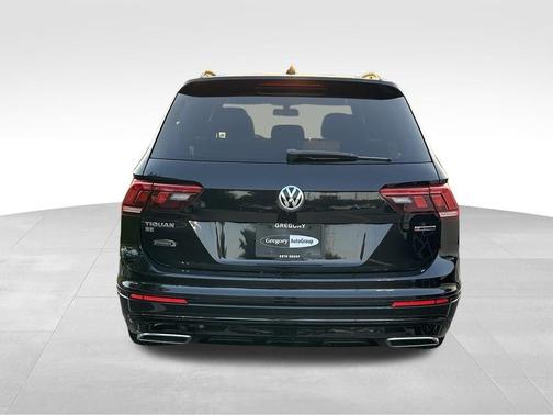 Deep Black Pearl Effect 2021 Volkswagen Tiguan 2.0T SE R-Line Black