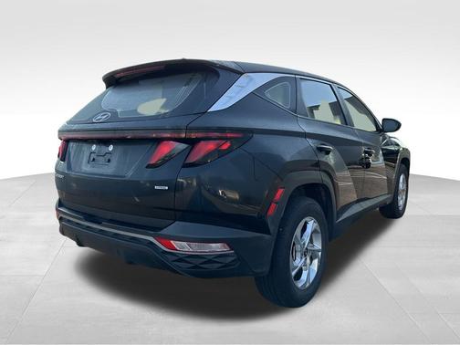 2023 Hyundai TUCSON SE