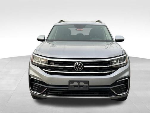 Pyrite Silver Metallic 2021 Volkswagen Atlas 3.6 SE w/ Technology R-Line