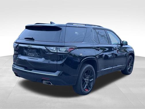 Mosaic Black Metallic 2020 Chevrolet Traverse Premier