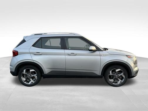 2021 Hyundai VENUE SEL