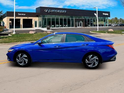 2025 Hyundai ELANTRA HEV Limited