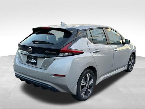 2022 Nissan Leaf SV PLUS