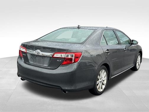 Magnetic Gray Metallic 2012 Toyota Camry XLE