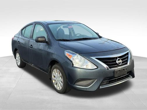 2015 Nissan Versa 1.6 S+