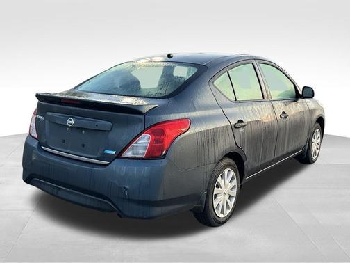 2015 Nissan Versa 1.6 S+
