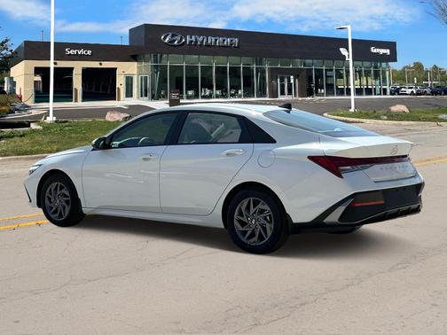 2025 Hyundai ELANTRA HEV Blue