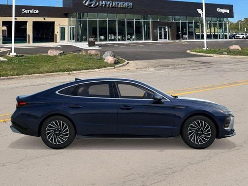 2026 Hyundai SONATA Hybrid SEL