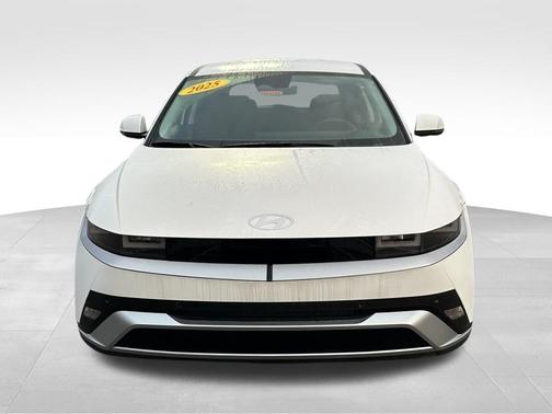 2025 Hyundai IONIQ 5 SE Standard Range