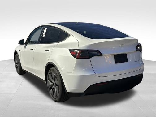 2025 Tesla Model Y Long Range