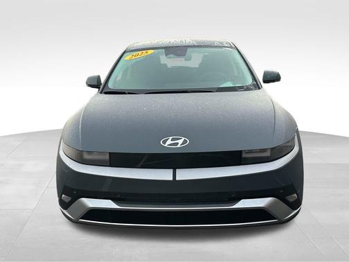 2025 Hyundai IONIQ 5 SE