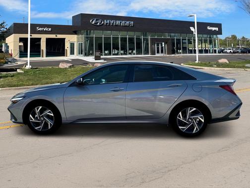 2025 Hyundai ELANTRA HEV SEL Sport