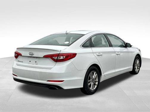 Quartz White Pearl 2017 Hyundai SONATA SE