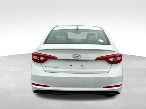 Quartz White Pearl 2017 Hyundai SONATA SE