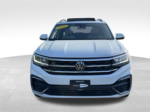 Pure White 2021 Volkswagen Atlas 3.6 SE w/ Technology R-Line