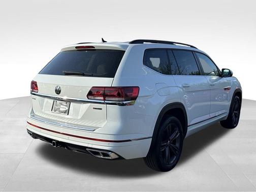 Pure White 2021 Volkswagen Atlas 3.6 SE w/ Technology R-Line