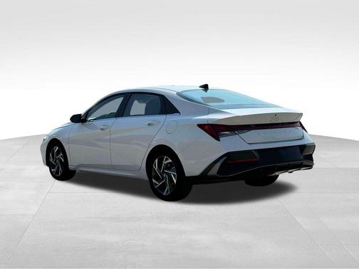 2025 Hyundai ELANTRA HEV Limited