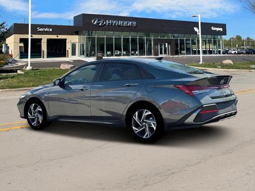 2025 Hyundai ELANTRA HEV SEL