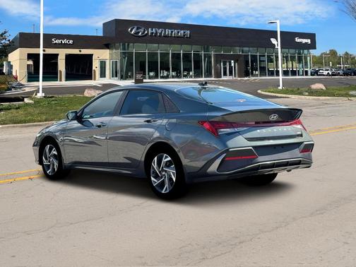 2025 Hyundai ELANTRA HEV SEL