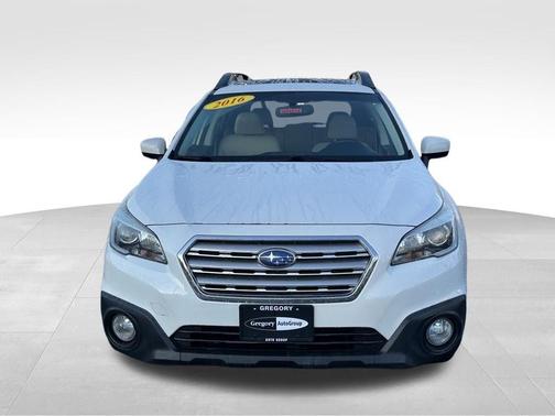 White 2016 Subaru Outback 2.5i Premium