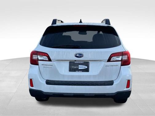 White 2016 Subaru Outback 2.5i Premium