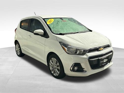 Summit White 2017 Chevrolet Spark 1LT