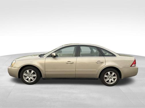 Tan 2005 Mercury Montego Luxury