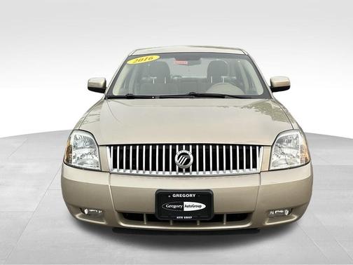 Tan 2005 Mercury Montego Luxury