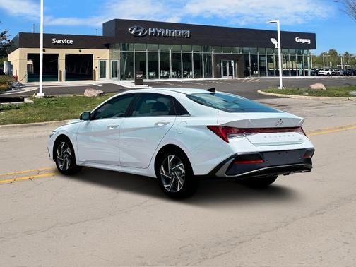 2025 Hyundai ELANTRA Limited