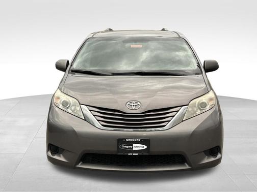 Predawn Gray Mica 2016 Toyota Sienna LE