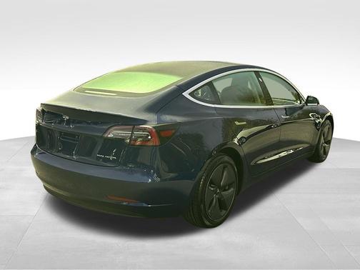 Blue 2018 Tesla Model 3