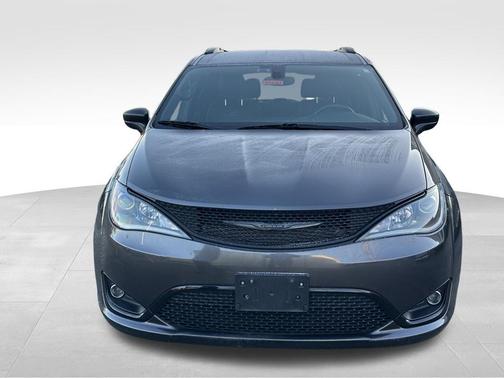 2020 Chrysler Pacifica Touring-L