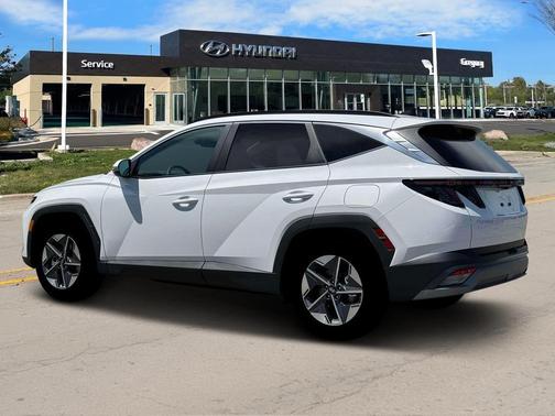 White 2026 Hyundai TUCSON SEL Premium