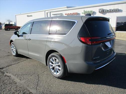 2025 Chrysler Pacifica L