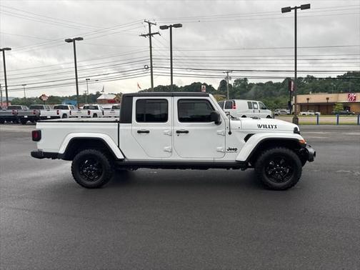 2022 Jeep Gladiator Sport