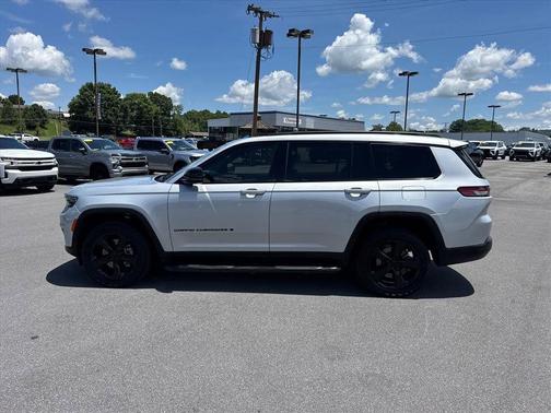 Silver Zynith 2023 Jeep Grand Cherokee L Altitude