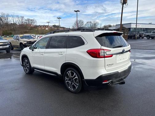 2023 Subaru Ascent Limited 8-Passenger