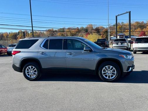2021 Chevrolet Traverse LT Cloth