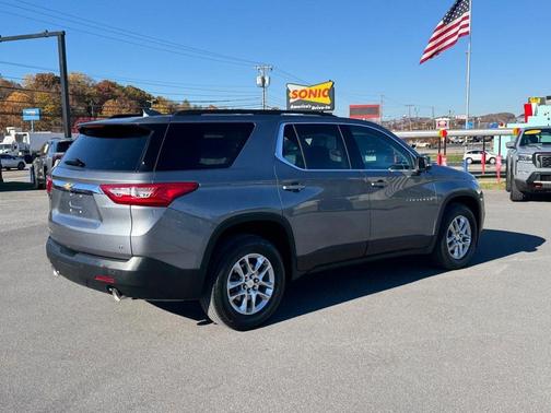 2021 Chevrolet Traverse LT Cloth