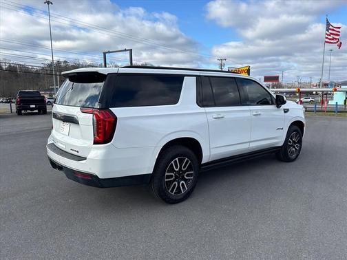 2023 GMC Yukon XL 4WD AT4
