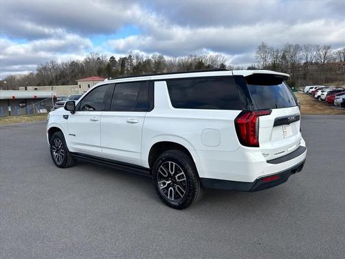 2023 GMC Yukon XL 4WD AT4
