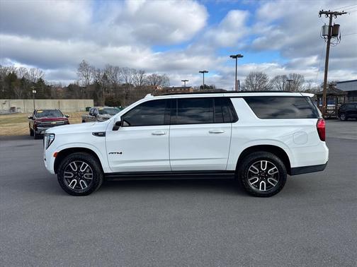 2023 GMC Yukon XL 4WD AT4