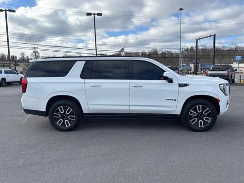 2023 GMC Yukon XL 4WD AT4