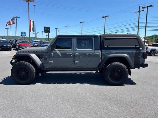 Sting-Gray Clearcoat 2021 Jeep Gladiator Mojave 4x4