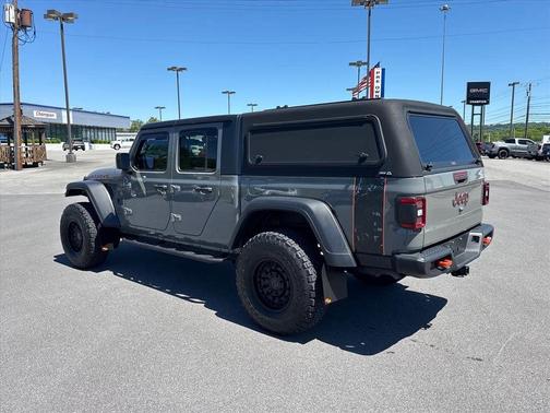 Sting-Gray Clearcoat 2021 Jeep Gladiator Mojave 4x4
