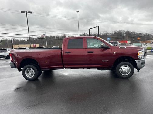 2019 RAM 3500 Tradesman Crew Cab 4x4 8' Box